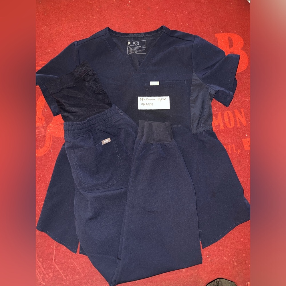 Figs maternity scrub set